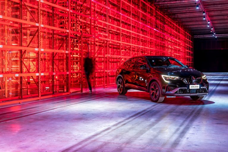 Renault Arkana 2021: immagini ufficiali