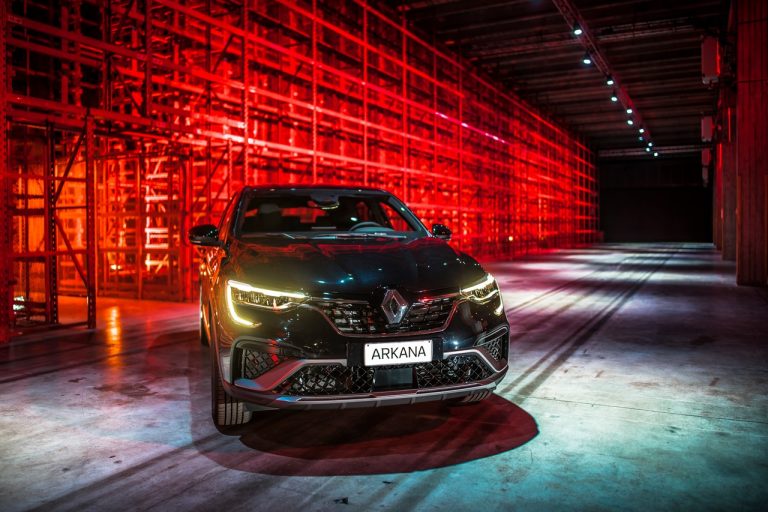 Renault Arkana 2021: immagini ufficiali