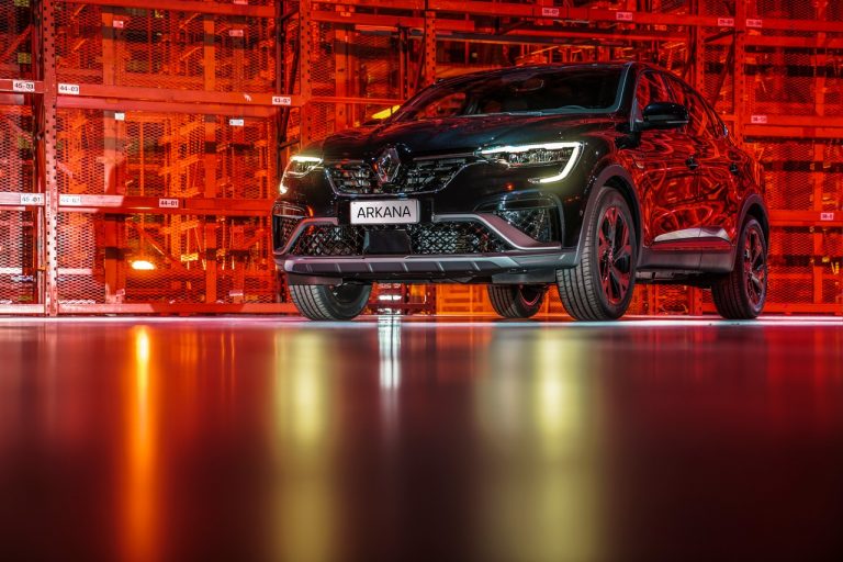 Renault Arkana 2021: immagini ufficiali