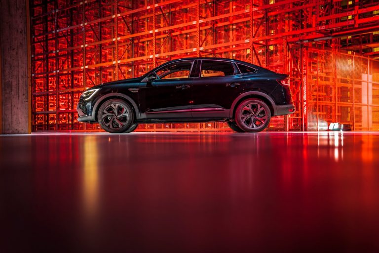 Renault Arkana 2021: immagini ufficiali