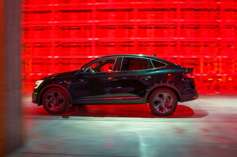 Renault Arkana 2021: immagini ufficiali