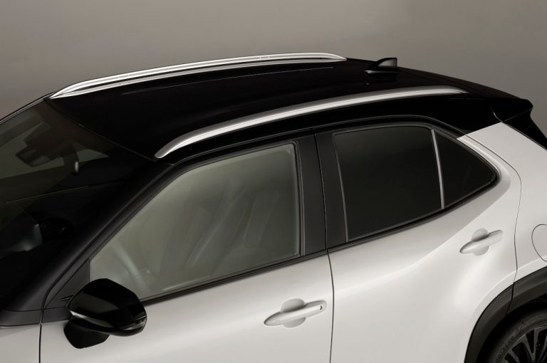 Toyota Yaris Cross Adventure e Yaris Cross Premiere Edition 2021: immagini ufficiali