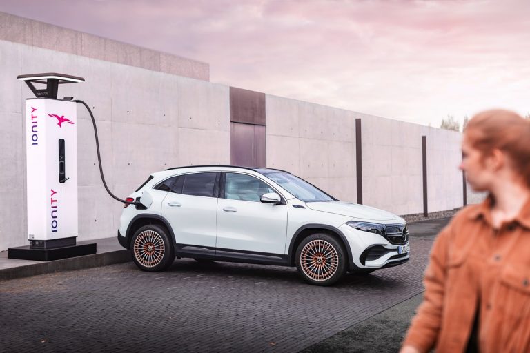 Mercedes EQA 250 2021: nuove immagini ufficiali