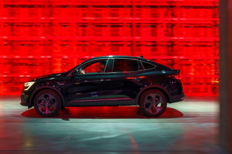 Renault Arkana 2021: immagini ufficiali