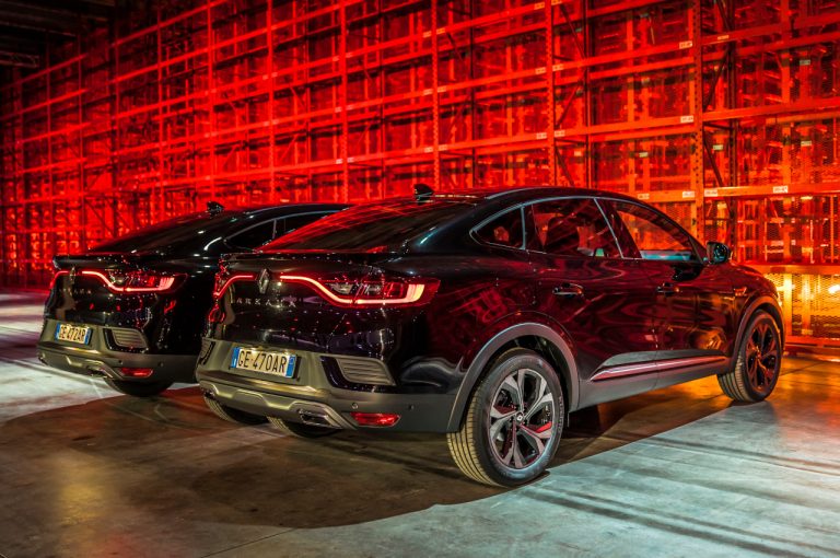 Renault Arkana 2021: immagini ufficiali