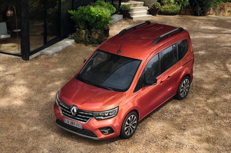 Renault Kangoo 2021: le immagini ufficiali