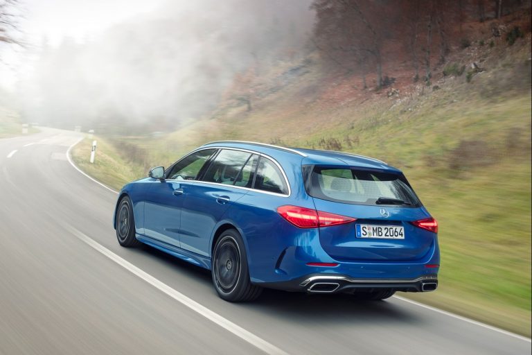 Mercedes Classe C berlina e Station Wagon 2021: le immagini ufficiali