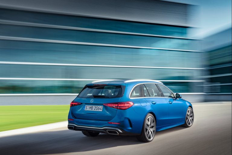 Mercedes Classe C berlina e Station Wagon 2021: le immagini ufficiali