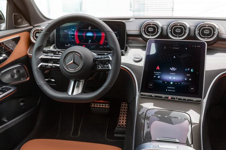 Mercedes Classe C berlina e Station Wagon 2021: le immagini ufficiali