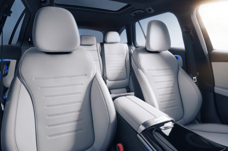 Mercedes Classe C berlina e Station Wagon 2021: le immagini ufficiali