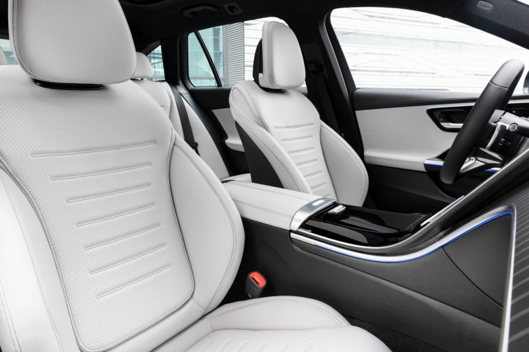 Mercedes Classe C berlina e Station Wagon 2021: le immagini ufficiali