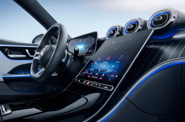 Mercedes Classe C berlina e Station Wagon 2021: le immagini ufficiali