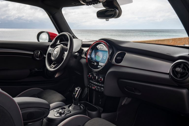 Mini John Cooper Works e Mini John Cooper Works Cabrio 2021: immagini ufficiali