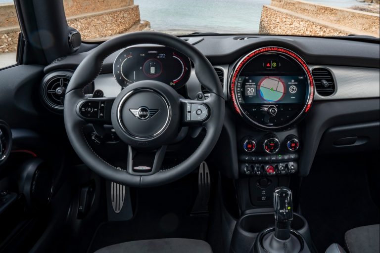 Mini John Cooper Works e Mini John Cooper Works Cabrio 2021: immagini ufficiali