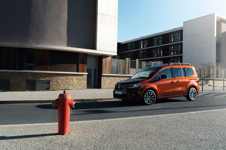 Renault Kangoo 2021: le immagini ufficiali