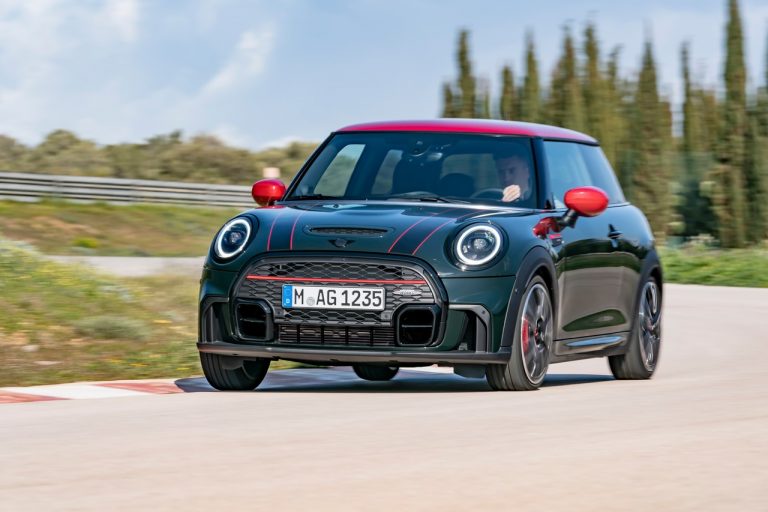 Mini John Cooper Works 2021: immagini ufficiali