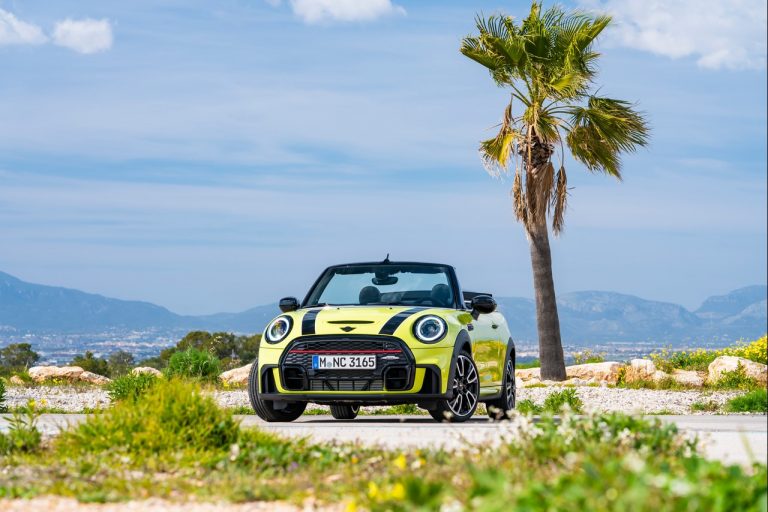 Mini John Cooper Works e Mini John Cooper Works Cabrio 2021: immagini ufficiali