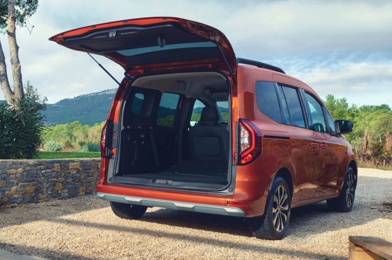 Renault Kangoo 2021: le immagini ufficiali
