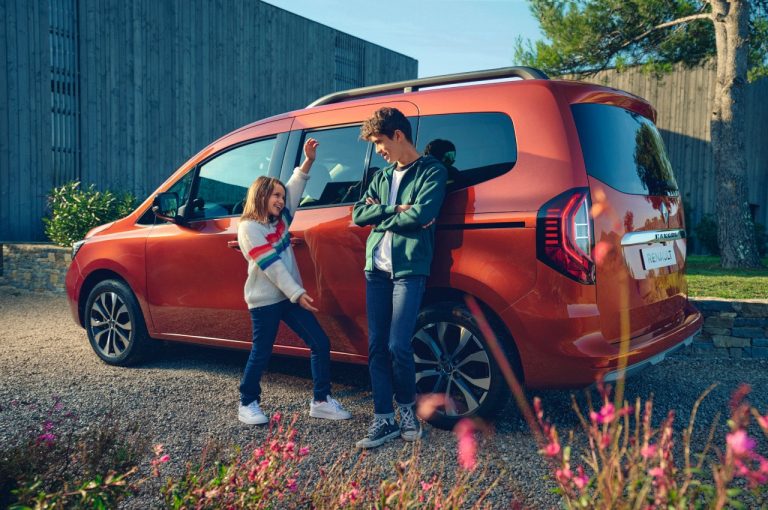 Renault Kangoo 2021: le immagini ufficiali