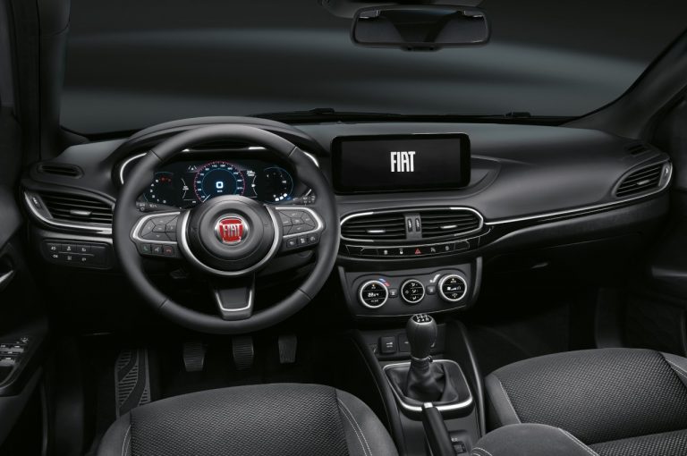 Fiat Tipo City Sport 2021: immagini ufficiali