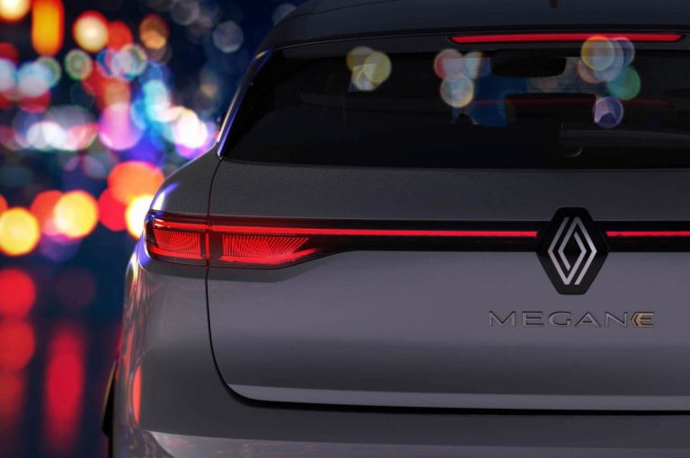 Renault Mégane E-Tech Electric: prime immagini ufficiali