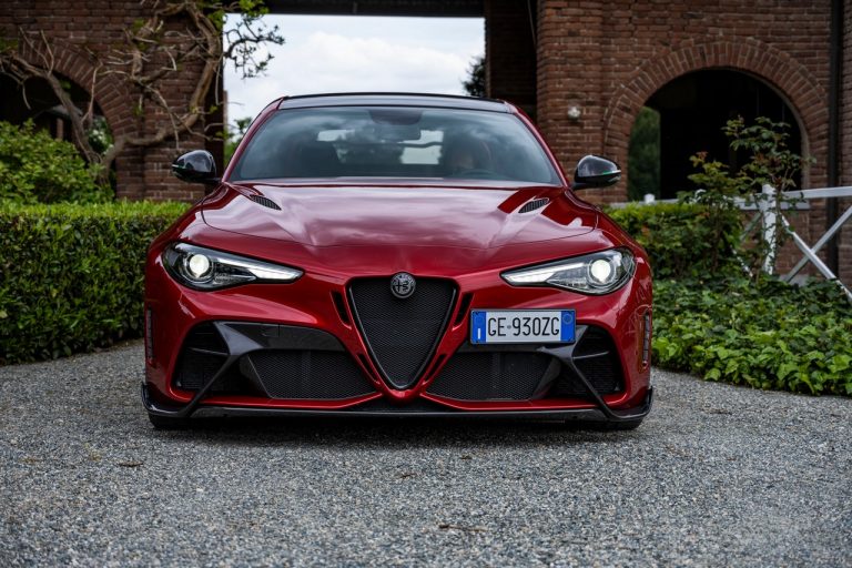 Alfa Romeo Giulia GTA e GTAm 2021: immagini ufficiali