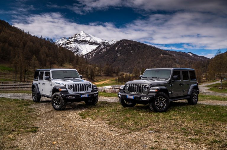 Jeep Wrangler 4xe 2021: immagini ufficiali