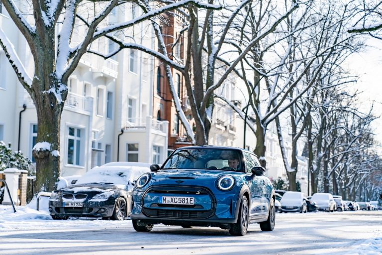 Mini Cooper SE Electric Collection 2021: immagini ufficiali