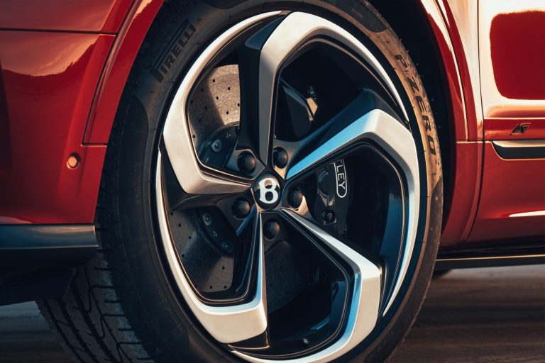 Bentley Bentayga S 2021: immagini ufficiali