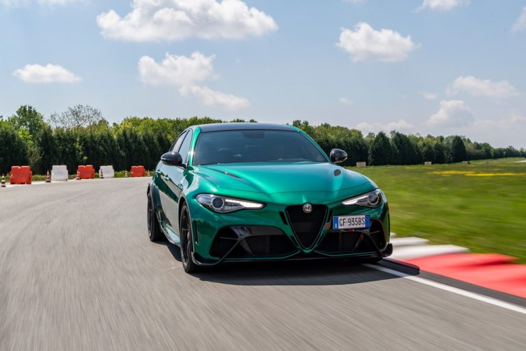 Alfa Romeo Giulia GTA e GTAm 2021: immagini ufficiali