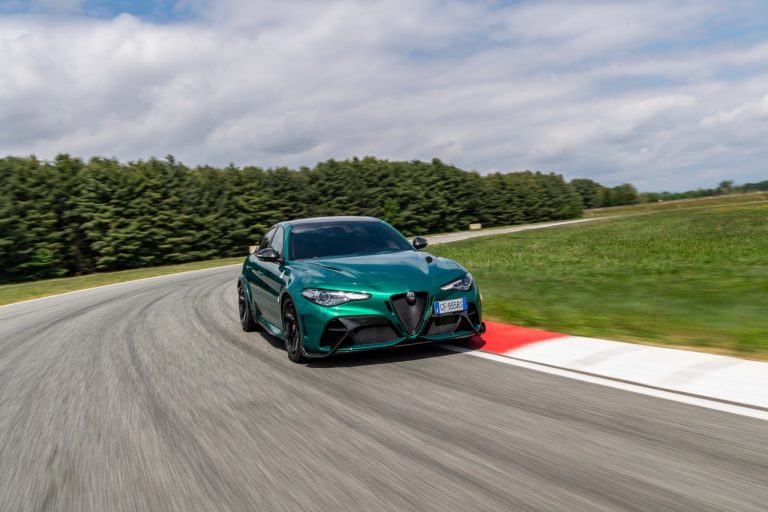 Alfa Romeo Giulia GTA e GTAm 2021: immagini ufficiali