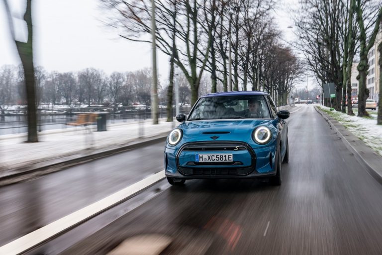 Mini Cooper SE Electric Collection 2021: immagini ufficiali