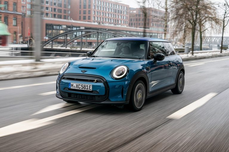 Mini Cooper SE Electric Collection 2021: immagini ufficiali