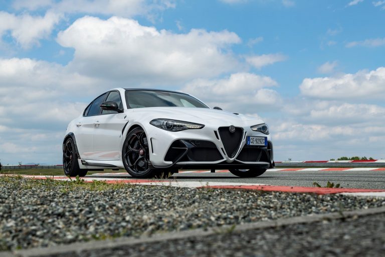 Alfa Romeo Giulia GTA e GTAm 2021: immagini ufficiali