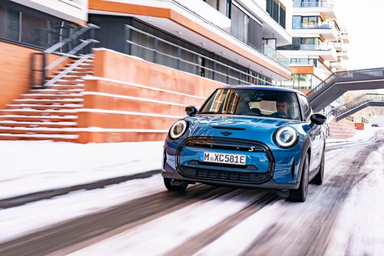 Mini Cooper SE Electric Collection 2021: immagini ufficiali