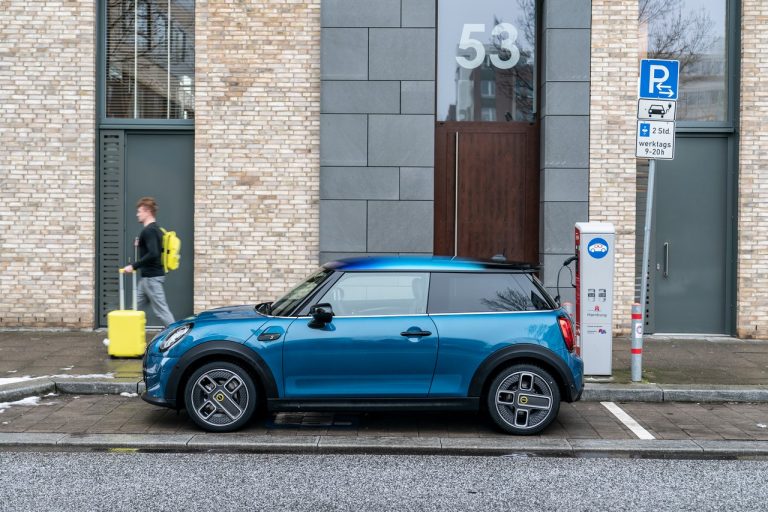 Mini Cooper SE Electric Collection 2021: immagini ufficiali