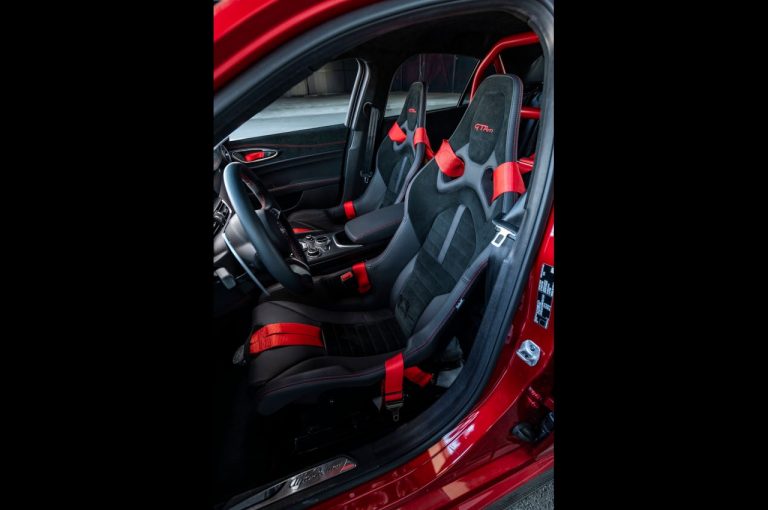 Alfa Romeo Giulia GTA e GTAm 2021: immagini ufficiali