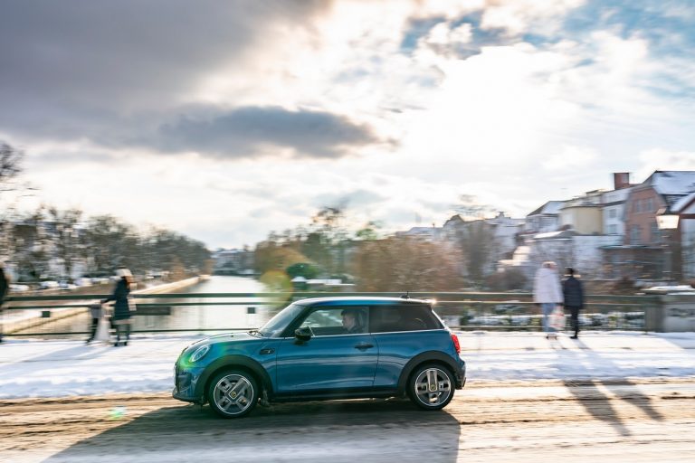 Mini Cooper SE Electric Collection 2021: immagini ufficiali