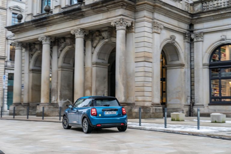 Mini Cooper SE Electric Collection 2021: immagini ufficiali