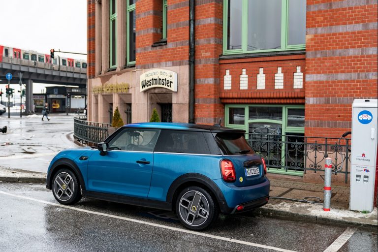 Mini Cooper SE Electric Collection 2021: immagini ufficiali