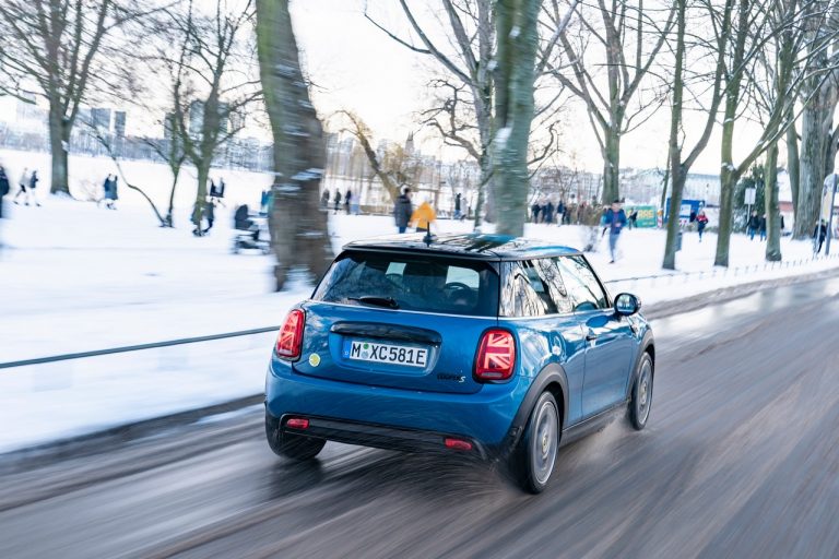 Mini Cooper SE Electric Collection 2021: immagini ufficiali