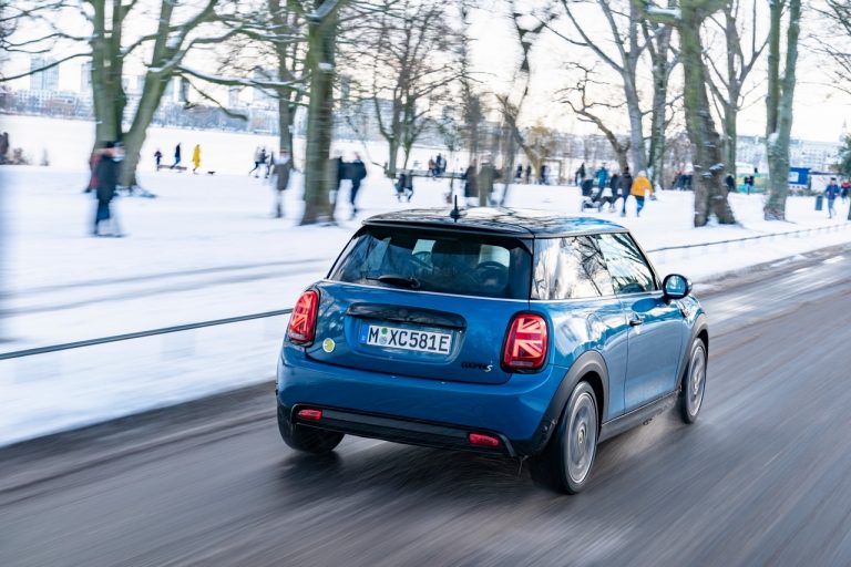 Mini Cooper SE Electric Collection 2021: immagini ufficiali