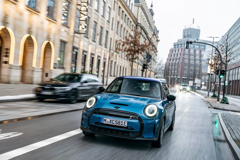 Mini Cooper SE Electric Collection 2021: immagini ufficiali