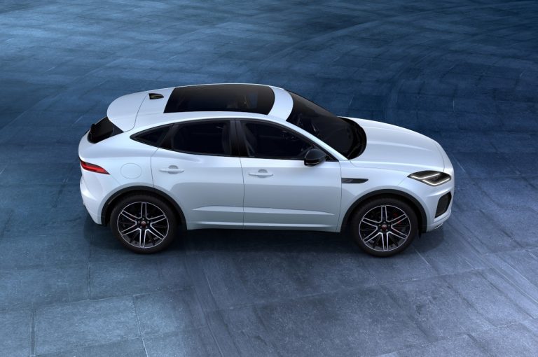 Jaguar E-Pace R Dynamic Black Edition 2021: immagini ufficiali