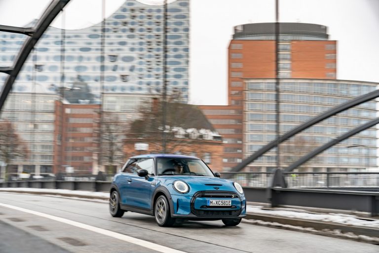 Mini Cooper SE Electric Collection 2021: immagini ufficiali