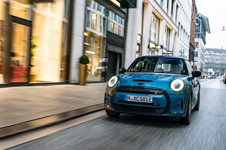 Mini Cooper SE Electric Collection 2021: immagini ufficiali