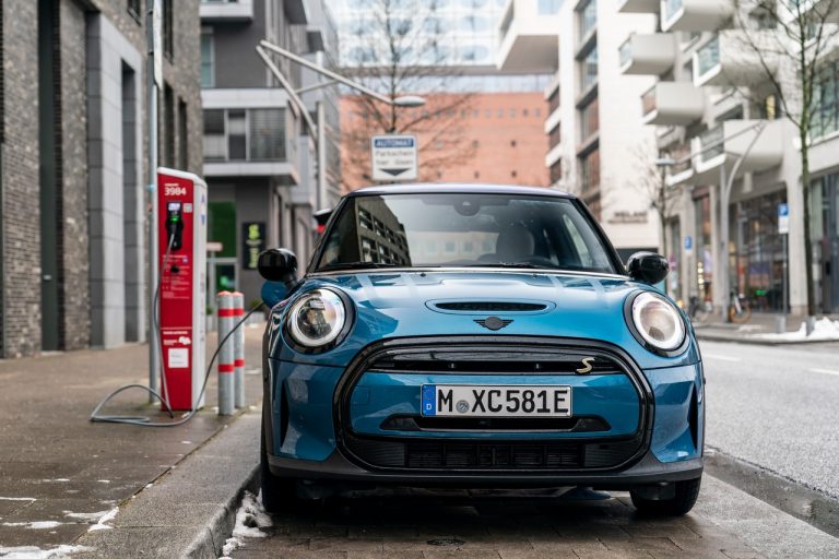 Mini Cooper SE Electric Collection 2021: immagini ufficiali