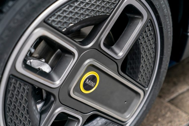 Mini Cooper SE Electric Collection 2021: immagini ufficiali