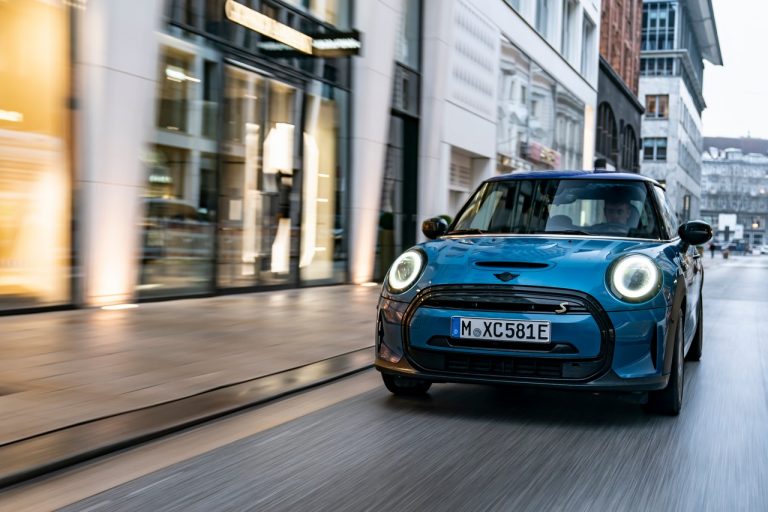 Mini Cooper SE Electric Collection 2021: immagini ufficiali