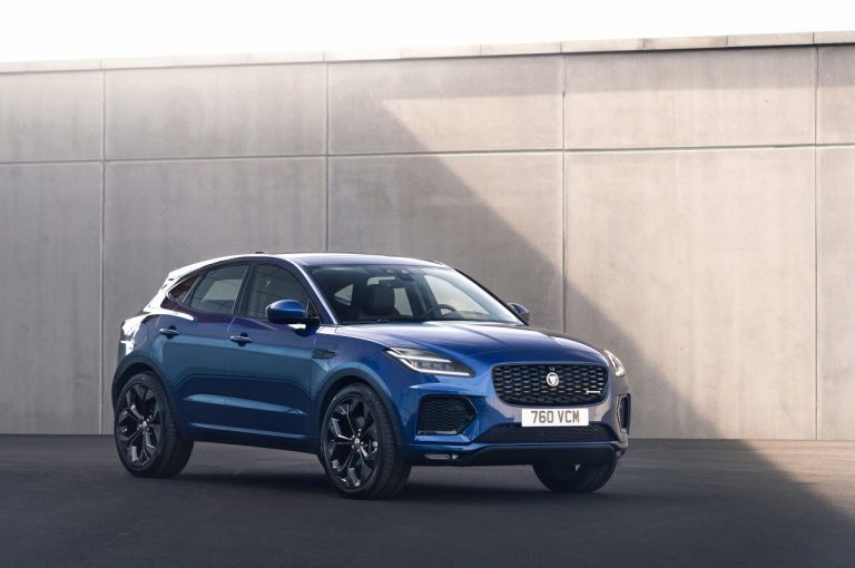 Jaguar E-Pace R Dynamic Black Edition 2021: immagini ufficiali
